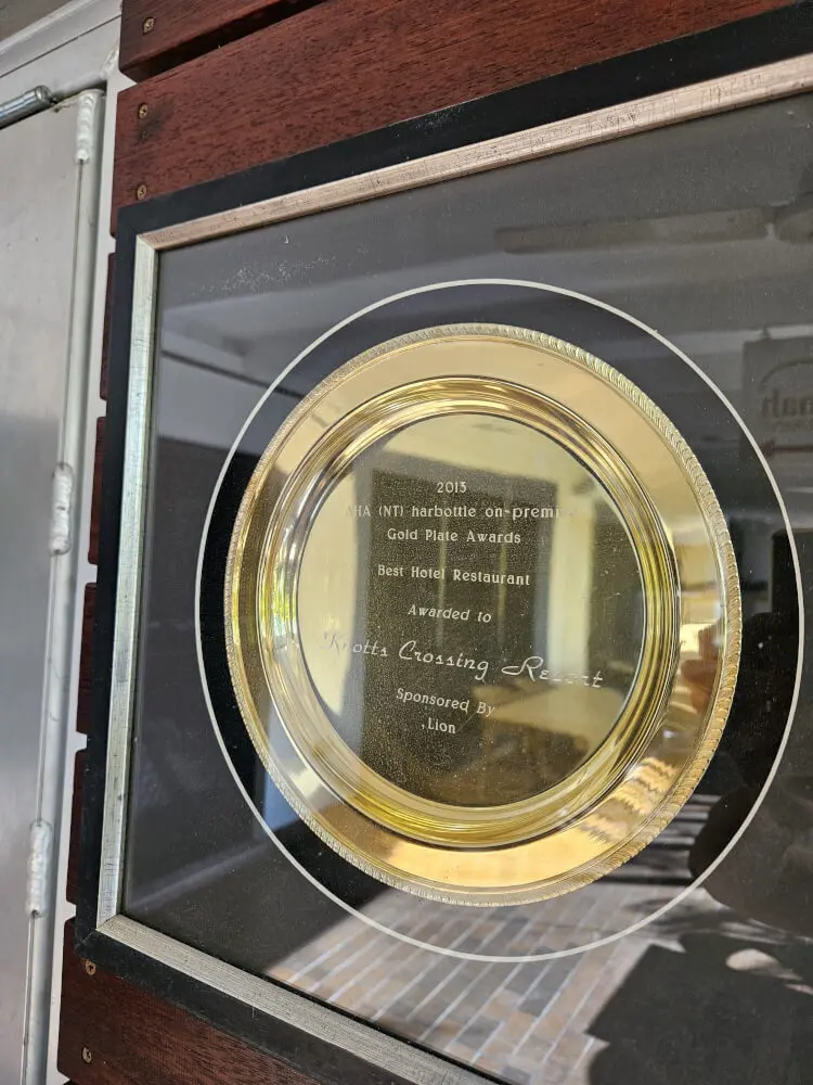 Knott’s Crossing Resort | 2015 Gold Plate Restaurant Award Framed gold plate awarded to Knott's Crossing Resort for Best Hotel Restaurant at the 2015 AHA Northern Territory Gold Plate Awards.