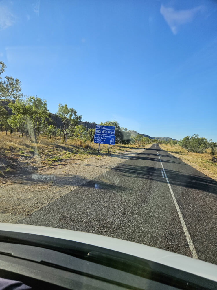 Five Kilometres to Warmun Road approaching Warmun with five kilometres remaining