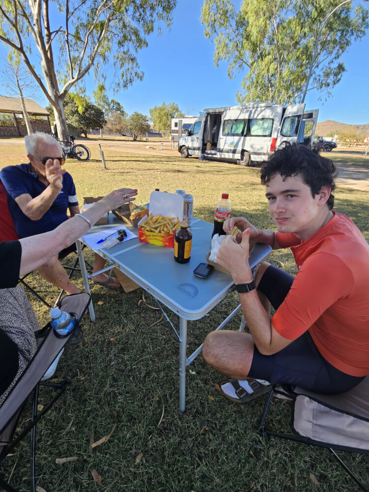 Bob and Tom eating chips at Doon Doon Roadhouse